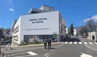 Queda ao sair de autocarro no Palheiro Ferreiro