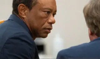 Tiger Woods assume culpa de condução perigosa e tem carta suspensa cinco anos