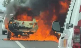 Inverosímil: Dos coches se incendian en Vila-real al mismo tiempo en carreteras distintas