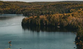 Ontário no Canadá, Lago América nos EUA. Google muda mapas