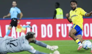 A crónica do Estoril-Arouca, 0-0: São Arruabarrena salvou os lobos