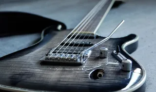 Baterista do Metallica vende mansões por US$ 68 milhões