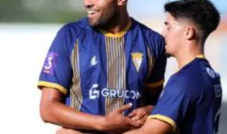 Atlético sorri em casa