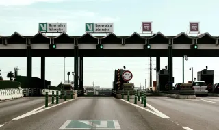 Fuga às portagens regista descida, mas continua a render quase 2.000 multas diárias