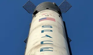 Blue Origin e SpaceX cancelam presença na Cimeira Espacial de Paris