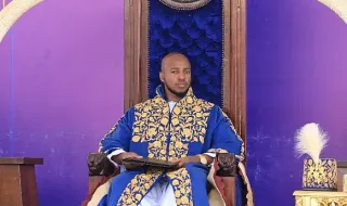 Guerra da sucessão no Uganda: o futebolista, o apresentador de televisão e o filho secreto